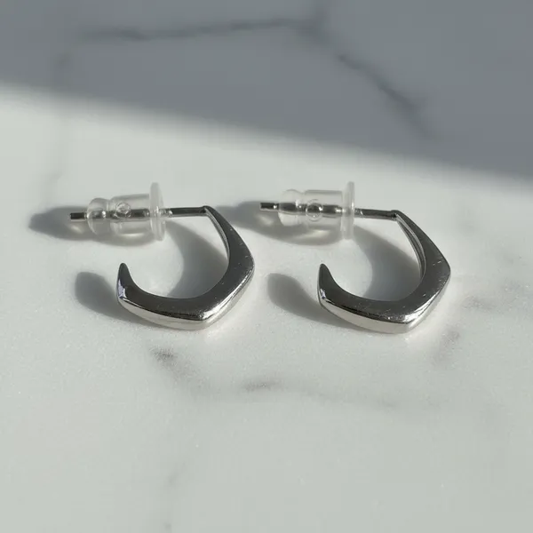 Geometric_Faceted_Silver_Hoop_Earrings